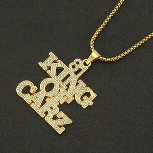 Collar dorado helado 81 King of Carz con colgante de triple fila y cadena de caja