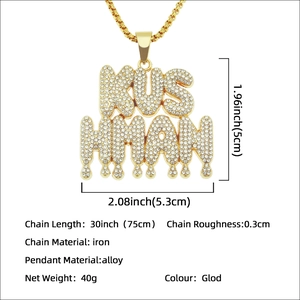 Collier avec pendentif lettre KUSHMAN hip-hop serti de strass et détails de taille