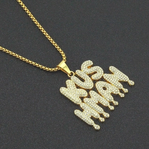 Collier hip hop doré avec pendentif lettres KISS MAN et diamants scintillants style