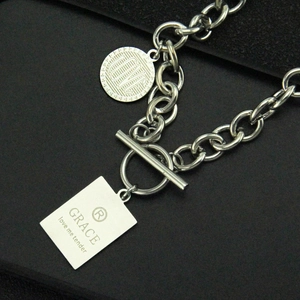 Collier Double Pendentif Boucle OT en Acier Inoxydable Style Harajuku Hiphop avec Étiquette Ronde Carrée Lettre Gravée pour Hommes Femmes