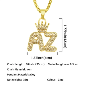 Collier hip hop avec pendentif couronne lettre AZ doré et serti de strass brillants