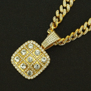 Collier hip hop pour homme avec pendentif carré doré et chaîne cubaine sertie de strass