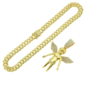 Collier hip hop doré avec pendentif ange ailé et chaîne cubaine sertie de strass brillants