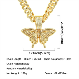 Chaîne cubaine hip hop 1,3 cm avec un pendentif papillon glacé de 5,7 cm en finition or