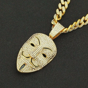 Collier pendentif masque Guy Fawkes doré avec chaîne cubaine et zircons étincelants