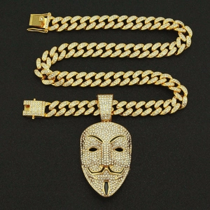 Pendentif masque Guy Fawkes avec strass sur grosse chaîne cubaine dorée style Hip-Hop