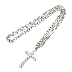 Collier hip hop avec pendentif croix en zircons et chaîne multicouche en acier