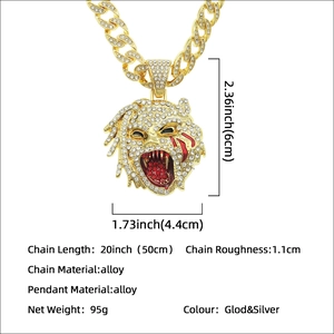 Chaîne cubaine dorée hip hop avec pendentif tête de tigre et strass blancs incrustés