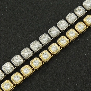 Luxuriöses Hip-Hop-Armband mit quadratischen Steinen in Gold und Silber mit Mikropflasterung