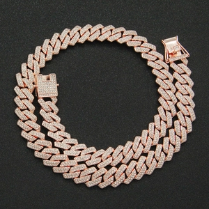 Chaîne cubaine hip-hop en or rose avec double rangée de diamants et fermoir pliable élégant