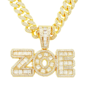 Collar de cadena cubana con colgante ZOE dorado y circonitas brillantes estilo hip hop