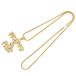 Collier avec pendentif lettre doré serti de strass et chaîne box style hip hop