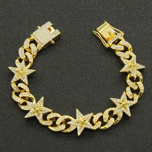 Bracelet gourmette doré avec des étoiles à cinq branches et strass brillants style hip-hop