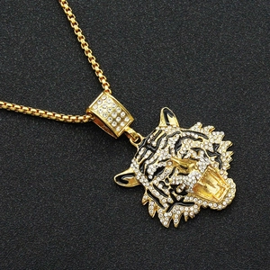 Collier avec pendentif tête de tigre 3D en strass brillants sur chaîne dorée hip hop
