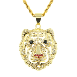 Collana con ciondolo a testa di leone hip hop con strass e catena a corda dorata