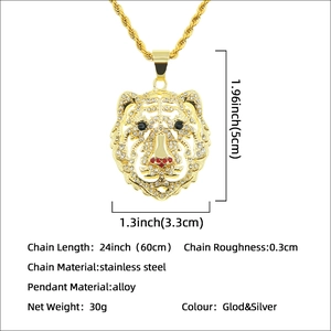 Collana con ciondolo a testa di tigre dorata con strass e catena in acciaio inossidabile