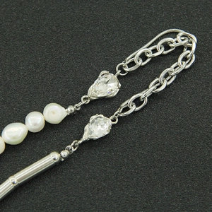 Cuban link necklace with pearls and crystal rhinestones in a minimalist design