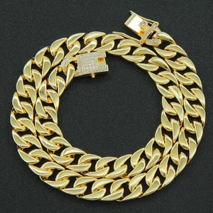 Collana a catena cubana dorata 13mm con chiusura a farfalla ghiacciata stile hip hop