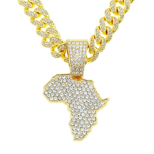 Collier Hip Hop avec Pendentif Carte de l'Afrique en Alliage de Strass avec Maille Cubaine pour Hommes Femmes Bijoux Pavé
