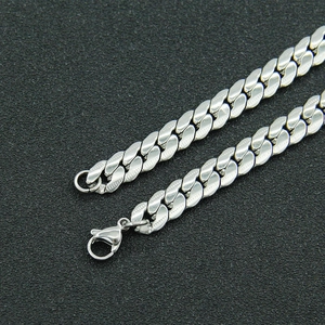 Polished silver stainless steel Cuban link bracelet with lobster clasp for men and women