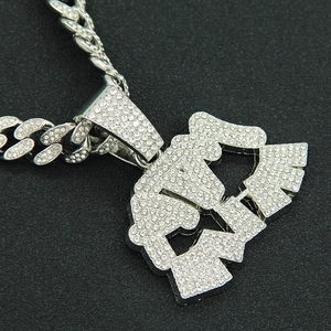 Collar hip hop plateado con letras PW brillantes en cadena de eslabones cubanos