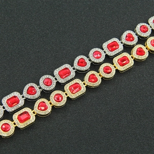Hip-Hop-Gliederarmband mit roten Edelsteinen und Mikro-Zirkonia in Gold und Silber-Optik