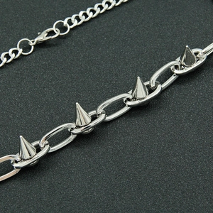 Collier punk en acier inoxydable argenté avec chaîne cubaine et clous pointus