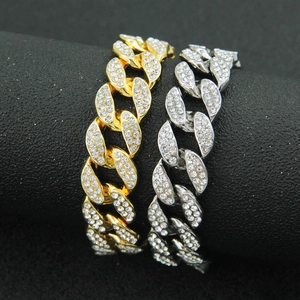 Bracciali Cuban Link Hip-Hop ghiacciati da uomo in finiture oro e argento con strass