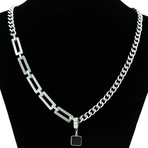 Collana unisex in acciaio inossidabile con catena cubana e ciondolo quadrato nero
