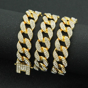 Collana a catena cubana dorata con cristalli scintillanti per stile hip hop trendy