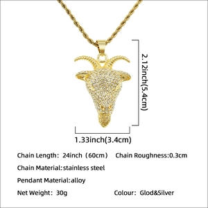 Collana hip hop con ciondolo a testa di capra dorata con strass e catena a corda da 60 cm