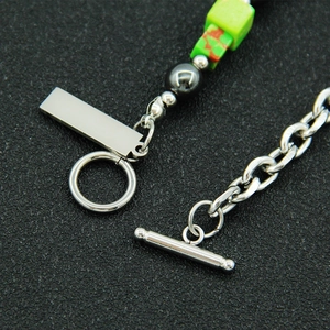 Bracciale in acciaio al titanio con perle quadrate occhio di gatto colorate e chiusura OT