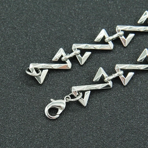 Bracelet en argent avec maillons géométriques et fermoir mousqueton pour femmes et hommes