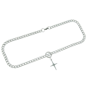 Collier maille gourmette argentée minimaliste avec pendentif étoile et anneau