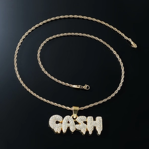 Collier hip-hop avec chaîne torsadée dorée et pendentif CASH serti de brillants
