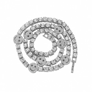 Collana tennis hip hop dorata con ciondoli a forma di smiley ricoperti di cristalli