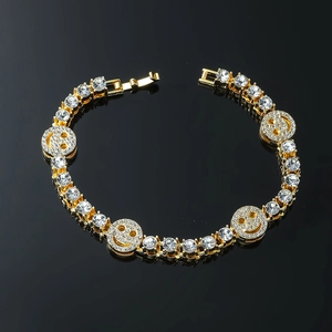 Bracciale tennis dorato con ciondoli a forma di faccina sorridente in stile hip hop chic