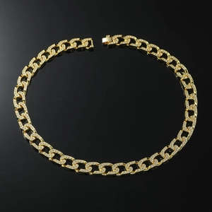 Goldene Cuban Link Kette mit glänzenden Zirkonia-Steinen für Herren im Hip-Hop-Style