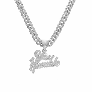 Silberne Iced-Out Gliederkette mit Stay Humble Anhänger und weißen Zirkonia-Steinen