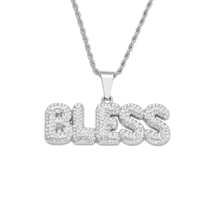 Collier avec pendentif lettre BLESS argenté et cristaux micro-pavés sur une chaîne corde