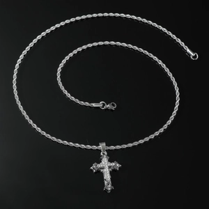 Collana hiphop da uomo con pendente a croce in argento e zirconi su catena a fune