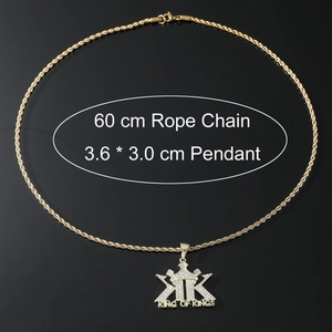 Detailansicht der Gold-Kronenhalskette mit Gravur und 60cm langer Kordelkette