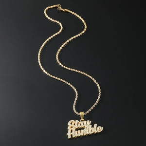 Goldene Hip Hop Stay Humble Halskette mit Strasssteinen und eleganter Kordelkette