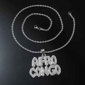 Collier Hip-Hop Afro Congo avec pendentif en diamant et chaîne torsadée sur fond noir