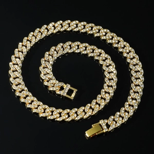 Chaîne cubaine dorée 12mm avec pavé de cristaux pour un style hip-hop tendance
