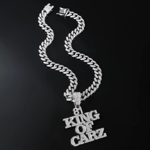 Collier cubain hip hop argenté avec pendentif lettre 81 KING OF CARZ serti de strass