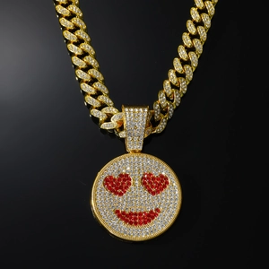 Collier hip hop chaîne cubaine dorée avec pendentif smiley aux yeux en cœur de strass