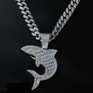 Collier hip hop avec pendentif requin étincelant et chaîne à mailles cubaines pour homme