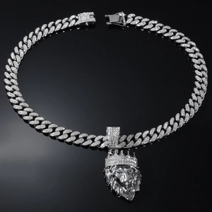 Collana hip hop con ciondolo testa di leone argento e corona con zirconi bianchi
