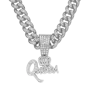 Collier hip hop argenté avec pendentif couronne Queen et chaîne cubaine sertie